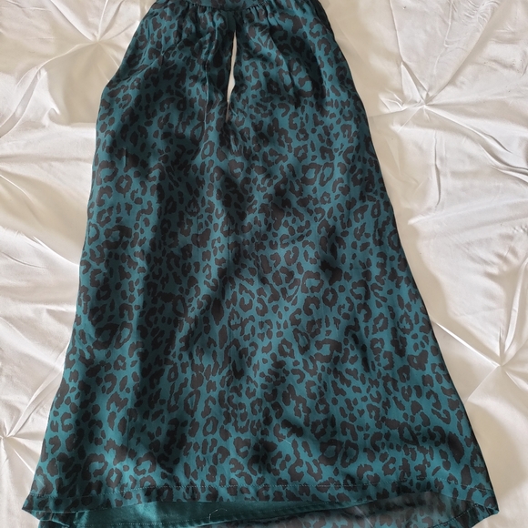 Beautiful tank top - Picture 2 of 5